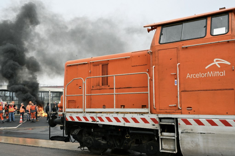 Une manifestation devant le site ArcelorMittal de Saint-Brice-Courcelles, près de Reims, en novembre 2024 (illustration) ( AFP / FRANCOIS NASCIMBENI )