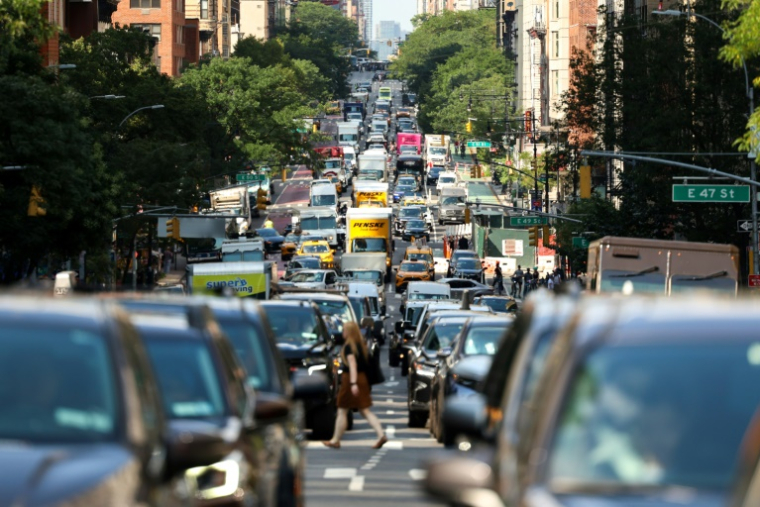 Embouteillage dans le quartier de Manhattan, le 29 juillet 2025 à New York ( AFP / CHARLY TRIBALLEAU )