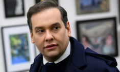 George Santos à la sortie de son bureau au Congrès américain à Washington le 1er décembre 2023  ( AFP / Mandel NGAN )