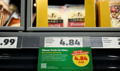 Des aliments affichés à "coûts réels" par le supermarché discount Penny à Berlin