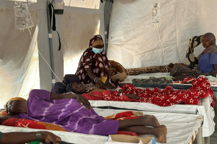 Malades du choléra dans une unité spécialisée dans les camps de réfugiés de Tawila, dans l'ouest du Soudan, le 12 août 2025 ( AFP / - )