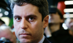 Le secrétaire général de Renaissance, Gabriel Attal, à Paris le 22 février 2026 ( AFP / Charlotte SIEMON )