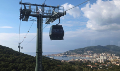 Le téléphérique urbain "Angelo" inauguré, le 18 octobre 2025 à Ajaccio  ( AFP / Pascal POCHARD-CASABIANCA )