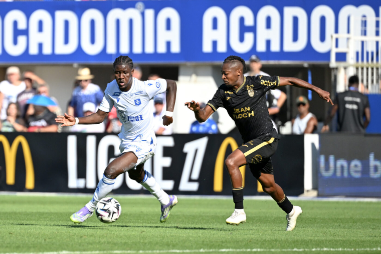 Strasbourg et Auxerre démarrent bien, Angers mate le Paris FC