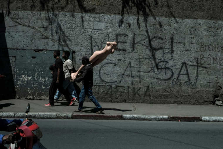 Un graffiti  "Merci Capsat", l'unité militraire malgache commandée par l'actuel président lors de sa prise de pouvoir, sur un mur à Analakely à Madagascar le 17 septembre 2026 ( AFP / Razafindrakoto Mamy Nirina )