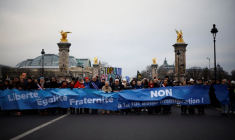 Marche citoyenne contre la loi sur l'immigration, dite "loi Darmanin", à Paris