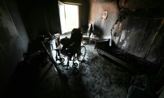 La chambre du rez-de-chaussée d'où est parti l'incendie dans un Ehpad du Gers, le 4 août 2025, à L’Isle-Jourdain  ( AFP / Lionel BONAVENTURE )