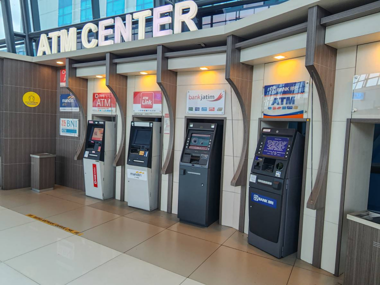 Retirer de l’argent en DAB à l’étranger, pas forcément une bonne idée !-iStock-Kathleen Juanda Teo.jpg