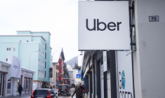 Le logo d'Uber à Davos, en Suisse