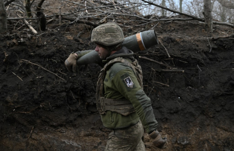 Un militaire ukrainien dans la région de Donetsk, en Ukraine, le 6 janvier 2025. ( AFP / GENYA SAVILOV )