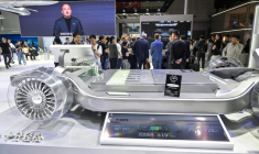 Une batterie de CATL au festival de l'automobile de Shanghai, le 24 avril 2025 ( AFP / Hector RETAMAL )