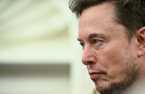 Elon Musk lors de la réception du président sud-africain Cyril Ramamphosa par Donald Trump dans le Bureau ovale de la Maison Blanche, à Washington, le 21 mai 2025 ( AFP / Jim WATSON )