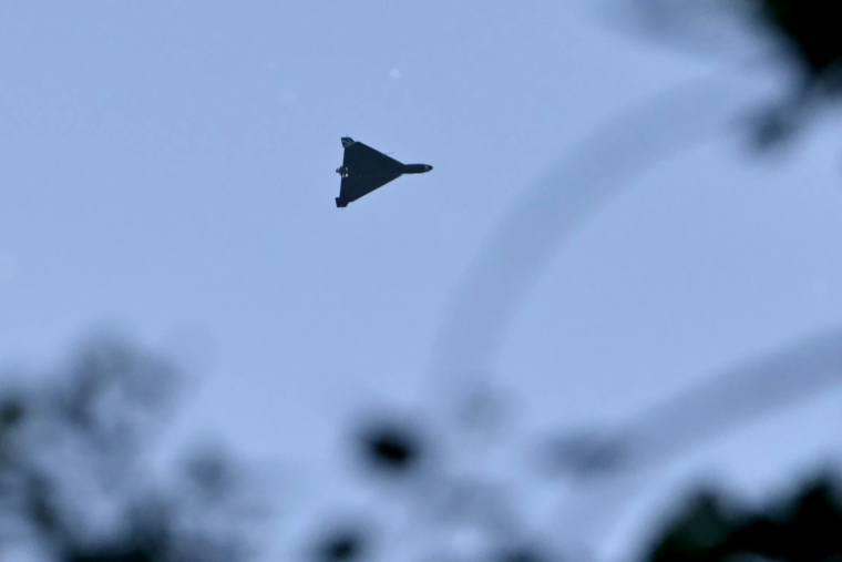 Un drone russe au-dessus de la capitale ukrainienne Kiev, le 24 mai 2026  ( AFP / Genya SAVILOV )
