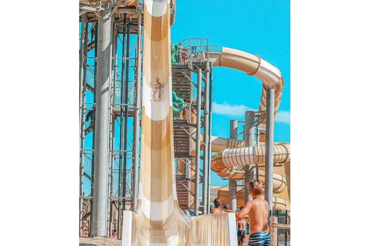 Les parcs aquatiques sont l'une des attractions phares de l'été. Crédit photo : capture Instagram @atlantic.park