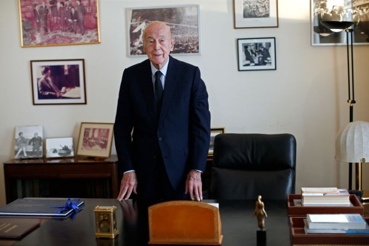 VALÉRY GISCARD D'ESTAING, "L'EX" S'EN EST ALLÉ