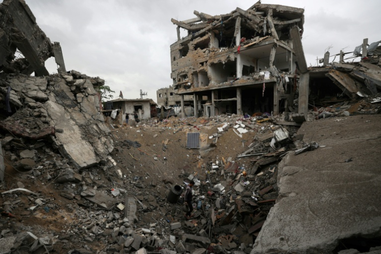 Des bâtiments détruits dans le centre de la bande de Gaza, le 9 janvier 2026 ( AFP / Eyad Baba )