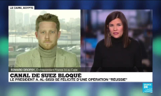 Canal de Suez : le porte-conteneurs peut-être bientôt remis à flot après de nouvelles manœuvres