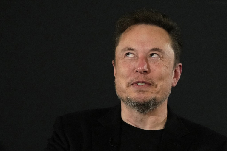 Le PDG de X (ex-Twitter) Elon Musk, le 2 novembre à Londres, après le sommet mondial sur les risques de l'intelligence artificielle. ( POOL / KIRSTY WIGGLESWORTH )