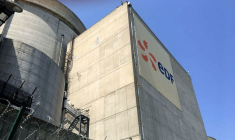 DES MILITANTS DE GREENPEACE PÉNÈTRENT DANS LA CENTRALE DU TRICASTIN