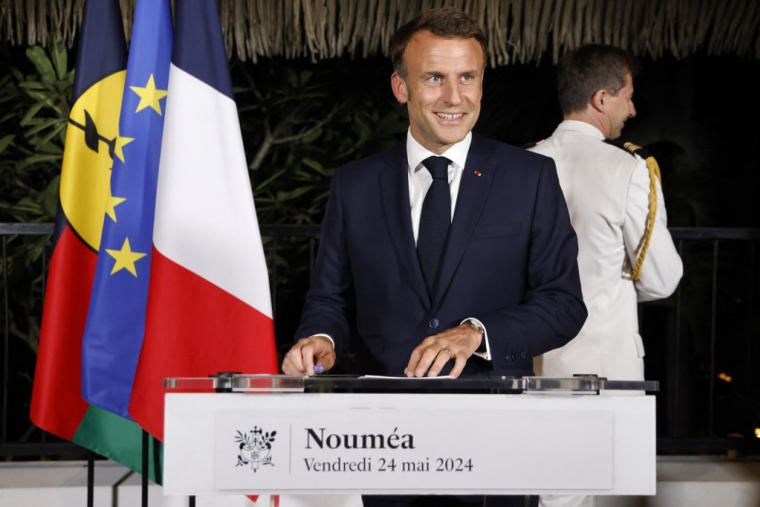 ( POOL / LUDOVIC MARIN )