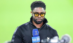 La balle perdue reçue par Micah Richards en plein direct