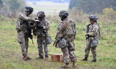 Des soldats américains à Hohenfels, en Allemagne, le 24 octobre 2023. ( AFP / CHRISTOF STACHE )