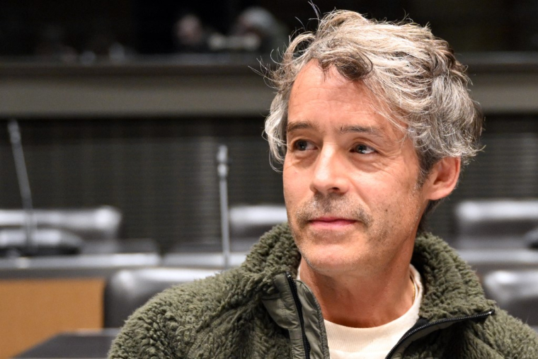 Yann Barthès à Paris, le 27 mars 2024. ( AFP / BERTRAND GUAY )