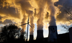 MACRON RÉPOND AUX CRITIQUES SUR LA MAINTENANCE DU NUCLÉAIRE