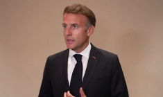 Macron présente les condoléances de la Nation après la mort d'un pilote