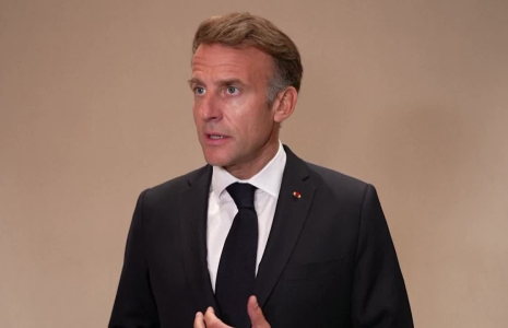 Macron présente les condoléances de la Nation après la mort d'un pilote