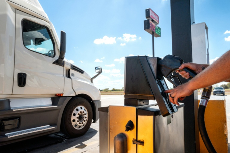 Pompe à diesel dans une station-service le 14 septembre 2026 à Buda, au Texas. ( GETTY IMAGES NORTH AMERICA / Brandon Bell )