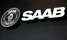 Le logo de Saab Technologies est affiché lors du salon aéronautique de Dubaï aux Émirats arabes unis