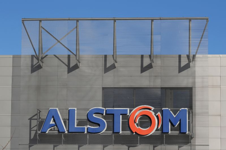 Le logo d'Alstom à l'usine de l'entreprise située à Semeac, près de Tarbes