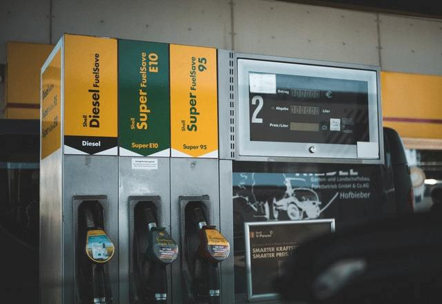 Au 1er janvier prochain, le diesel augmentera encore de 6,5 centimes. (crédit : Johannes Rapprich / Pexels)