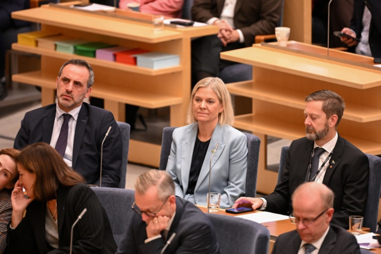 Des députés, dont la cheffe du parti social-démocrate  Magdalena Andersson (C), au Parlement suédois à Stockholm le 15 octobre 2026 ( AFP / Jonathan Nackstrand )