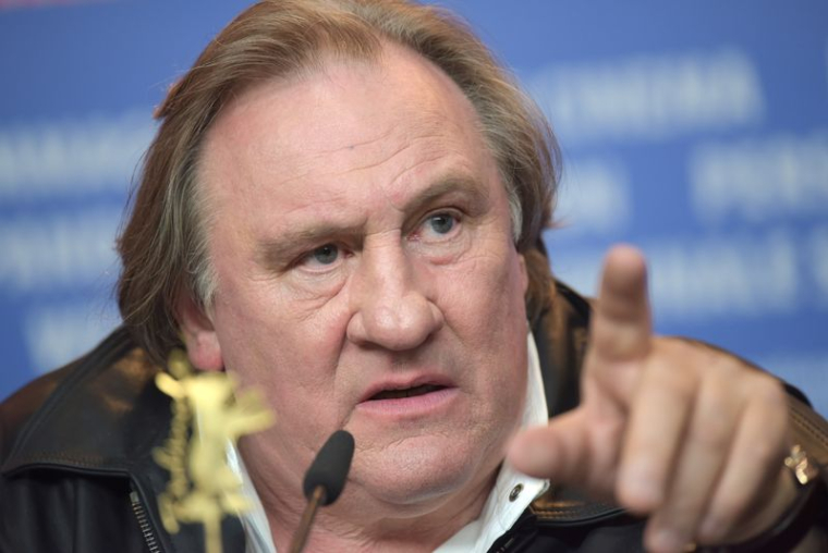 L'acteur Gérard Depardieu assiste à une conférence de presse pour promouvoir le film 'Saint Amour' lors de la 66e Berlinale, le festival international du film de Berlin