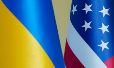 Quatrième anniversaire de l'invasion russe de l'Ukraine à l'ambassade d'Ukraine à Washington