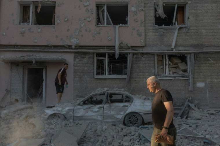 Après une attaque de missiles russes sur Kiev, le 2 juillet 2026 ( AFP / Roman PILIPEY )