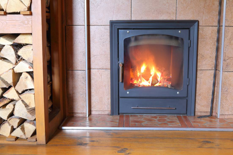 Derniers mois pour profiter des aides pour le chauffage au bois-iStock-vubaz.jpg