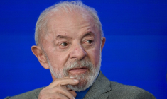 Le président brésilien et candidat à la présidentielle Luiz Inacio Lula da Silva, lors de la cérémonie de signature du décret réglementant le cadre juridique de l'industrie des jeux électroniques, Brasilia, le 14 octobre 2026 ( AFP / Evaristo Sa )