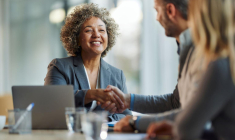 Constituer un dossier de prêt complet contribue à prouver votre fiabilité et votre sérieux à l’organisme prêteur.