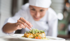 Portrait de Cristeta Comerford, cette cheffe très discrète qui régale la Maison-Blanche crédit photo : Getty images