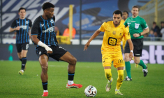 Quand des supporters belges suivent la victoire de Wout Van Aert sur Paris-Roubaix au stade