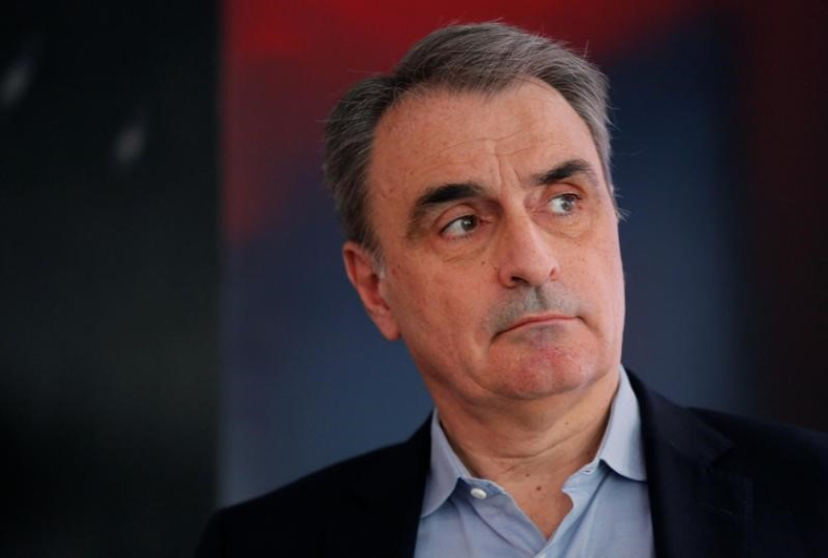 SFR PERD SON PATRON DES TÉLÉCOMS, ALAIN WEILL PREND DU GALON