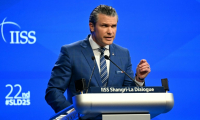 Le ministre américain de la Défense, Pete Hegseth, lors du forum Shangri-La Dialogue à Singapour, le 31 mai 2025 ( AFP / MOHD RASFAN )