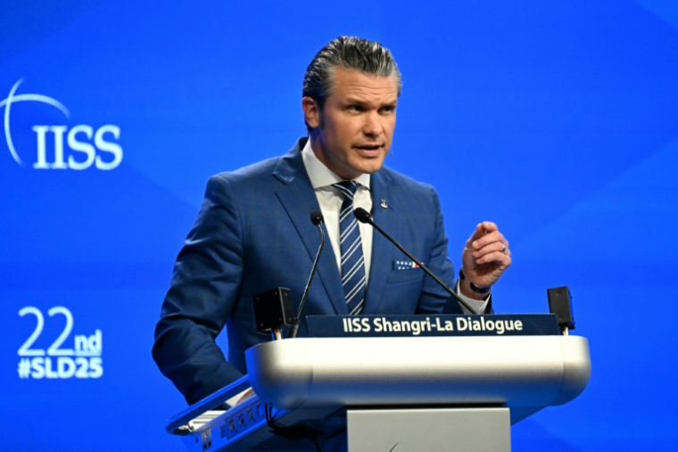Le ministre américain de la Défense, Pete Hegseth, lors du forum Shangri-La Dialogue à Singapour, le 31 mai 2025 ( AFP / MOHD RASFAN )