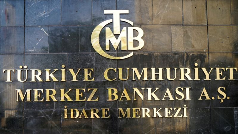 Logo de la Banque centrale de Turquie à l'entrée du siège de la banque à Ankara