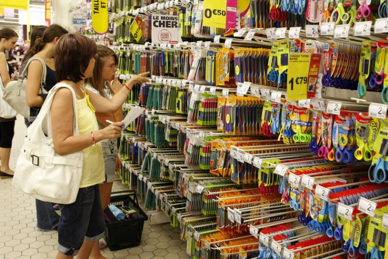 Papeterie scolaire dans un supermarché de La Défense