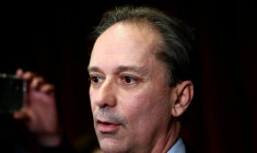 Le maire de Lens Sylvain Robert, le 15 mars 2026 à Lens, dans le Pas-de-Calais ( AFP / Sameer AL-DOUMY )