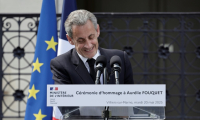 L'ancien président Nicolas Sarkozy  lors d'un hommage à Aurélie Fouquet, policière municipale tuée en 2010 lors d'une fusillade sanglante, le 20 mai 2025 à Villiers-sur-Marne, dans le Val-de-Marne ( AFP / STEPHANE DE SAKUTIN )
